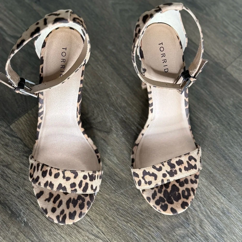 Torrid Cheetah Print Chunky Heels Size 12W - Picture 2 of 6